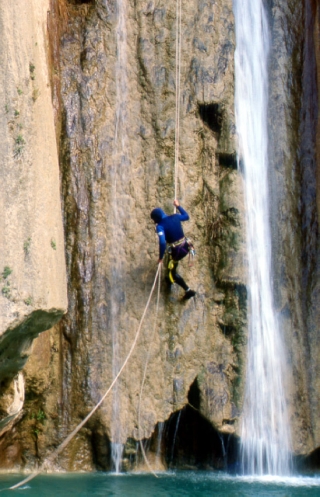  Descente dans le ravin 
